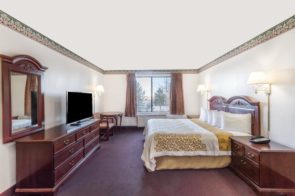 Days Inn By Wyndham Evanston Wy Экстерьер фото